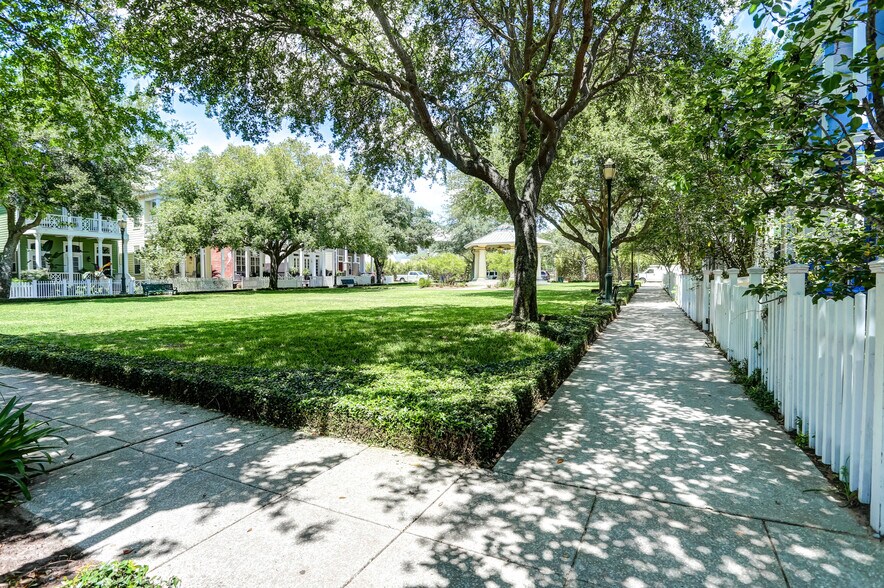 More Photos Of 45 S 9th Ave, Pensacola Office Residential For Sale