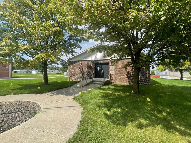 Primary Photo Of 210 Home Ave, Churubusco Office Residential For Sale