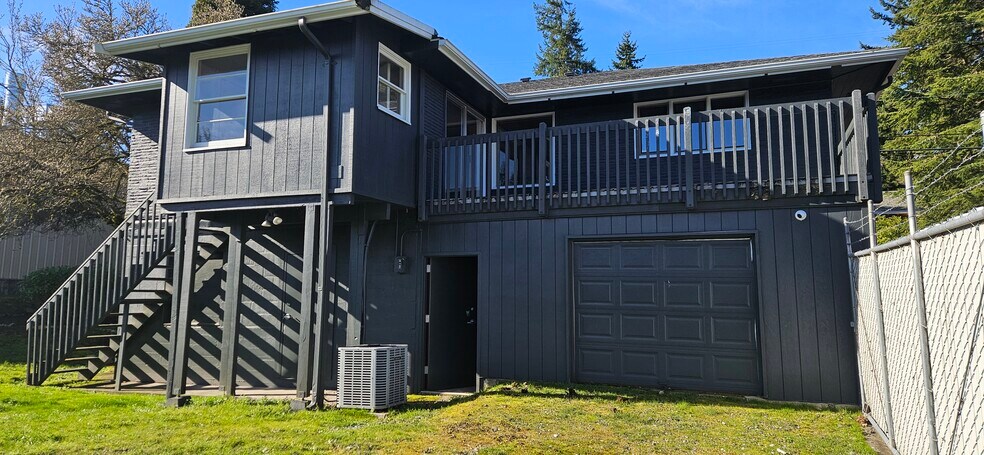 More Photos Of 6409 Fleming St, Everett Office For Lease