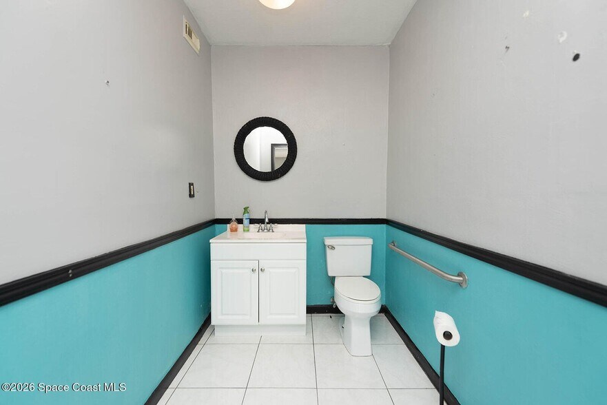 More Photos Of 804-806 Forrest Ave, Cocoa Loft Creative Space For Lease