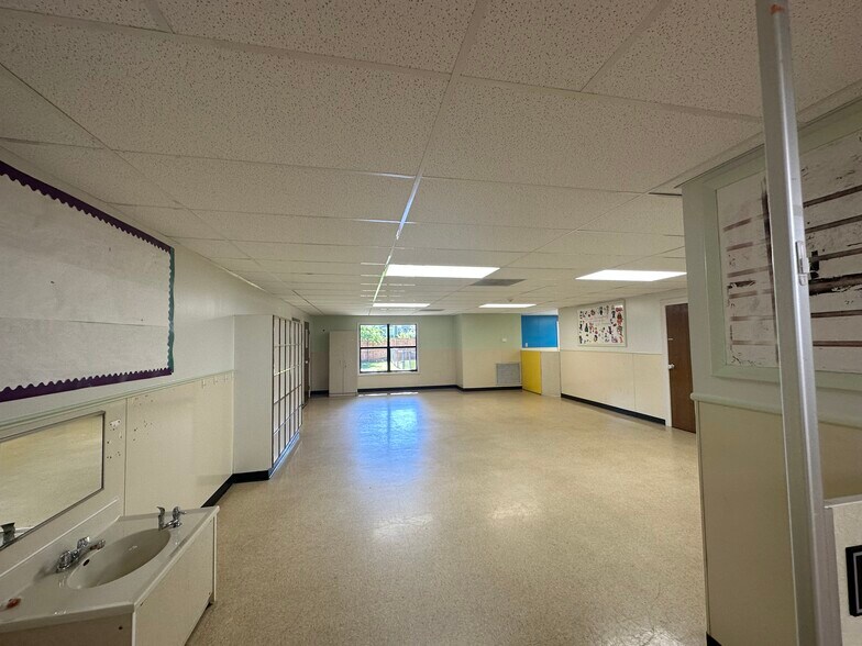 More Photos Of 6036 Tara Hill Dr, Dublin Daycare Center For Lease