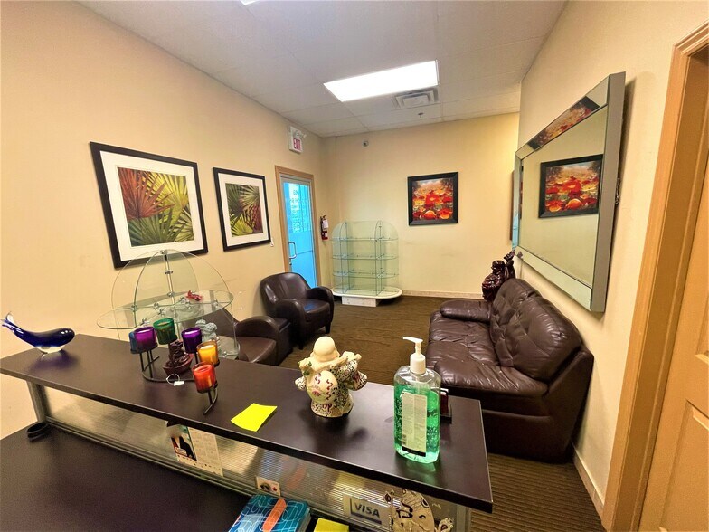 More Photos Of 2985 Drew Rd, Mississauga Office For Sale