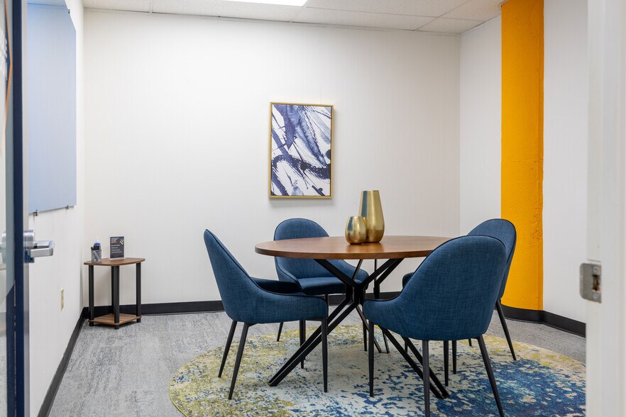 More Photos Of 25 N Market St, Jacksonville Coworking Space