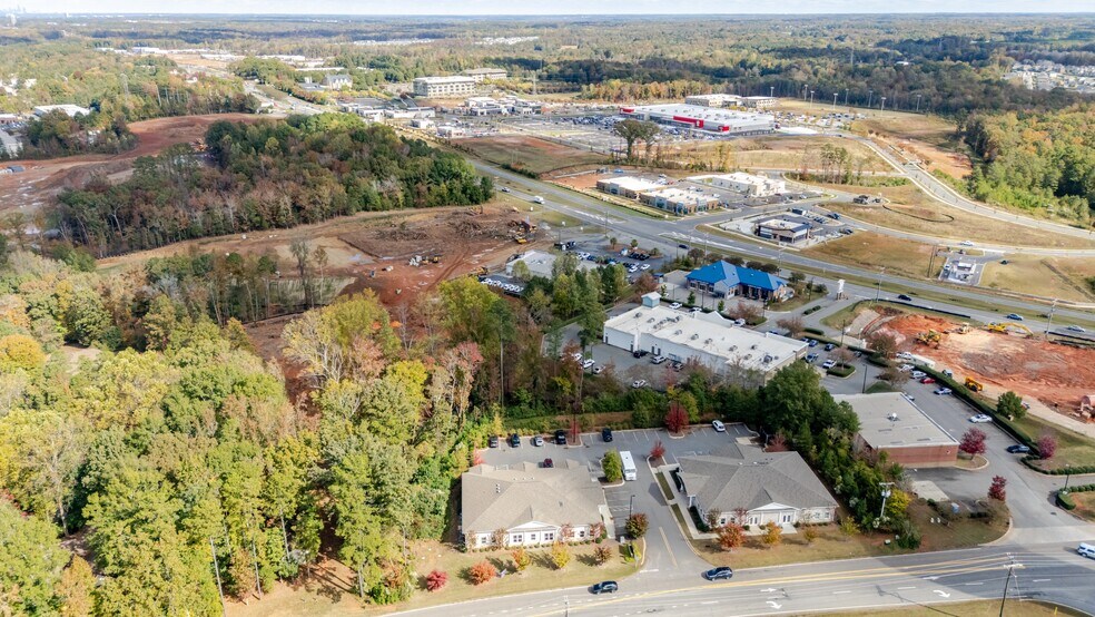 More Photos Of 4184 Dobys Bridge Rd, Fort Mill Office For Lease