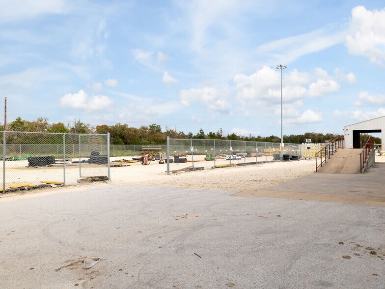 More Photos Of 7207 W FM 696, Elgin Industrial For Sale