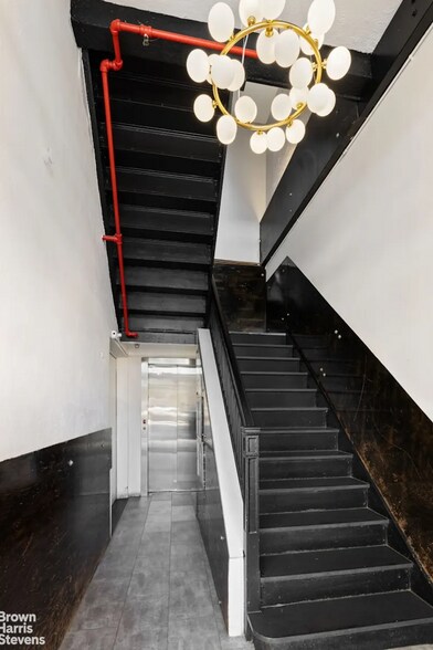 More Photos Of 8 Beach St, New York Apartments For Sale