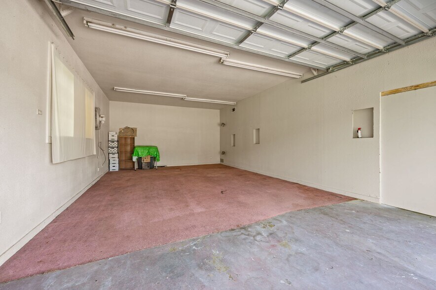 More Photos Of 981 Witherspoon Way, Flower Mound Industrial For Sale