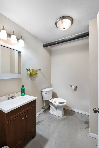 More Photos Of 299 Prairie Dr, Stanley Office For Sale