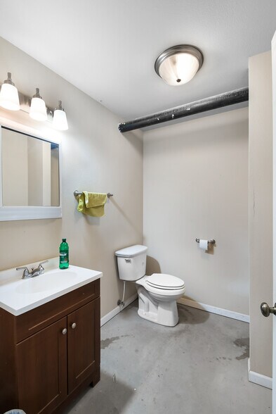 More Photos Of 299 Prairie Dr, Stanley Office For Sale