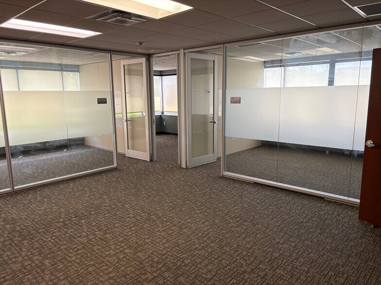 More Photos Of 8650 College Blvd, Overland Park Office For Lease