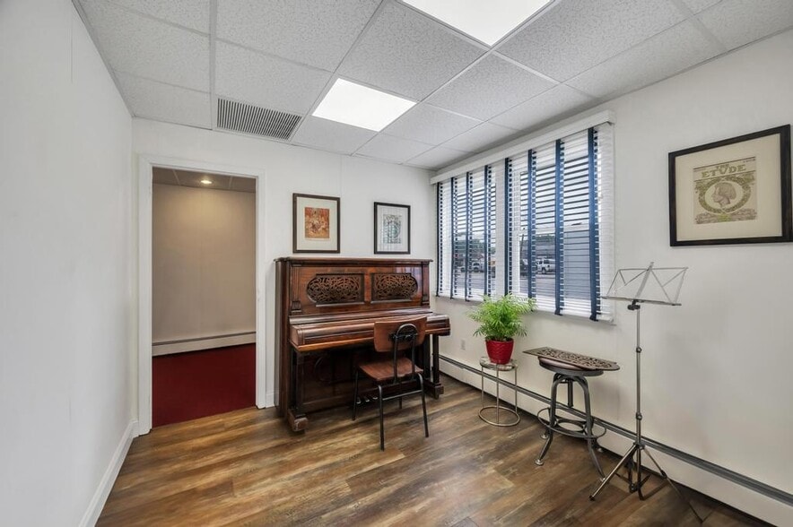 More Photos Of 2539 Middle Country Rd, Centereach Office For Sale