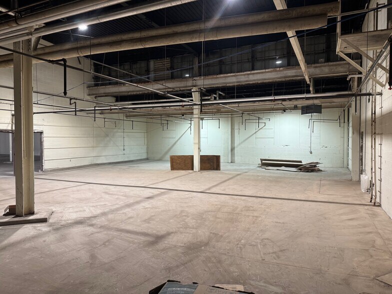 More Photos Of 131 N Hedges St, Dayton Warehouse For Sale