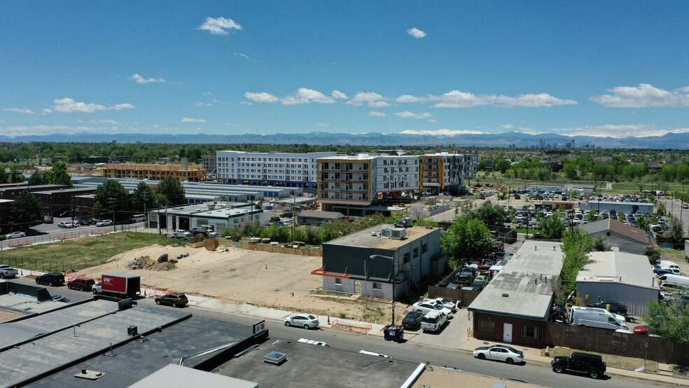 More Photos Of 2323 Dayton St, Aurora Freestanding For Lease