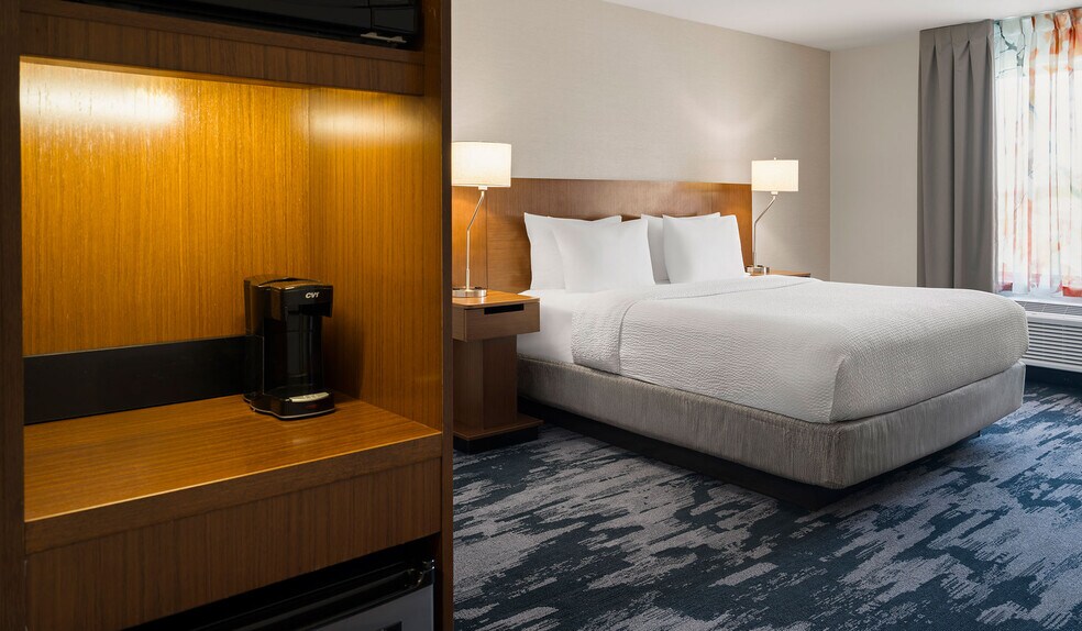 More Photos Of 10495 Crosspoint Blvd, Indianapolis Hotel For Sale