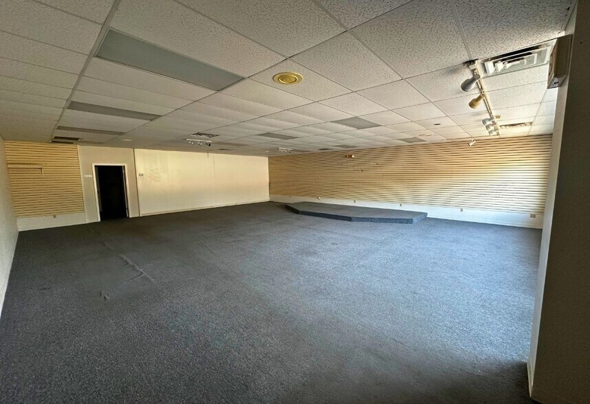 More Photos Of 1012 Whitehall Rd, Anderson Freestanding For Lease