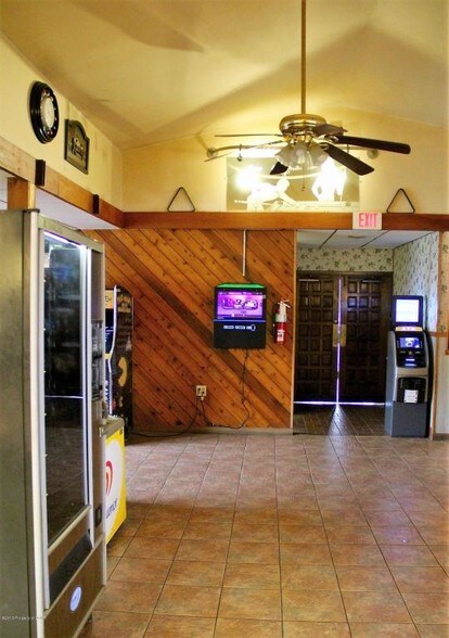 More Photos Of 59 S Wyoming Ave, Edwardsville Freestanding For Lease