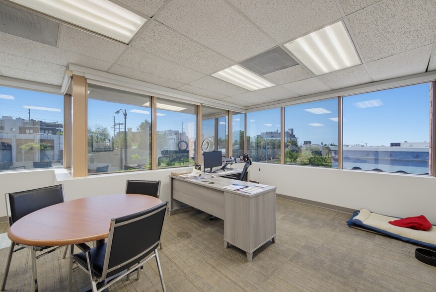 More Photos Of 10495 Santa Monica Blvd, Los Angeles Office For Sale