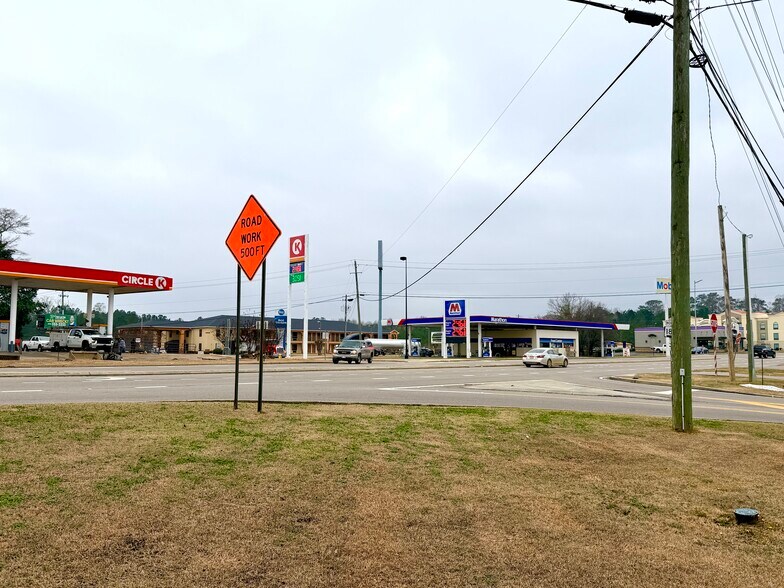 More Photos Of 1007 Fort Dale Rd, Greenville Service Station For Sale