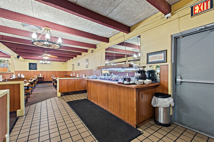 More Photos Of 3000 Cypress Gardens Rd, Winter Haven Restaurant For Sale