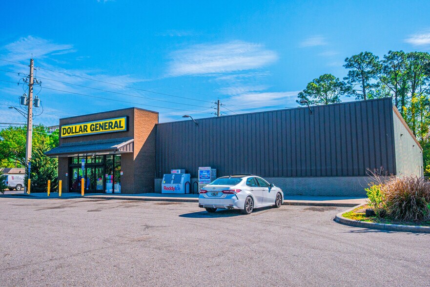 More Photos Of 8000 103rd St, Jacksonville Freestanding For Sale