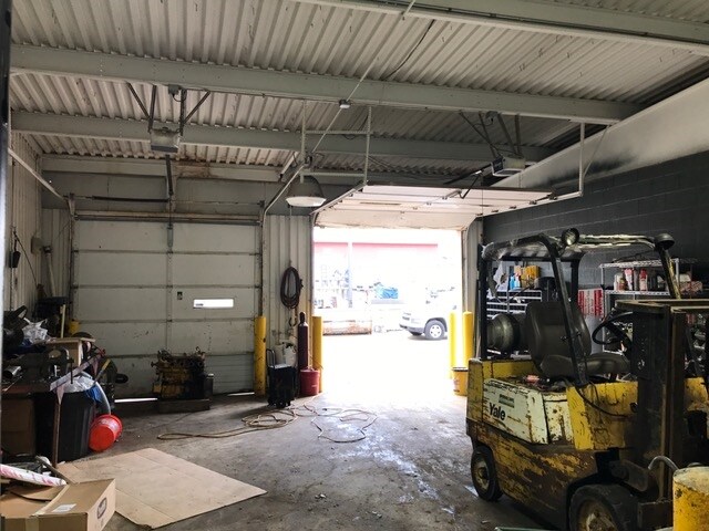 More Photos Of 2545 S 11th St, Niles Storefront Retail Office For Sale