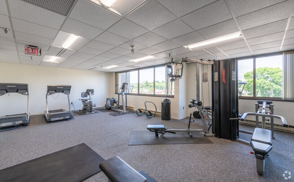 More Photos Of 2 Mount Royal Ave, Marlborough Unknown For Lease