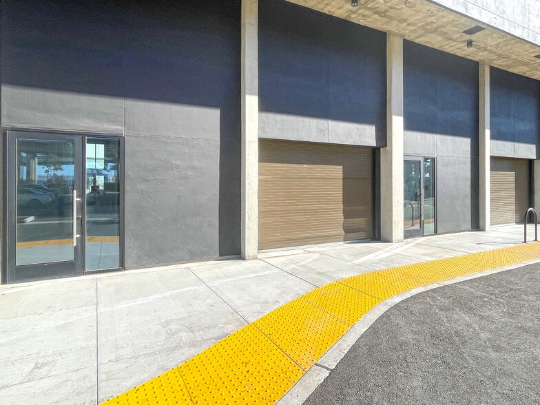 More Photos Of 2121 Wood St, Oakland Flex For Lease