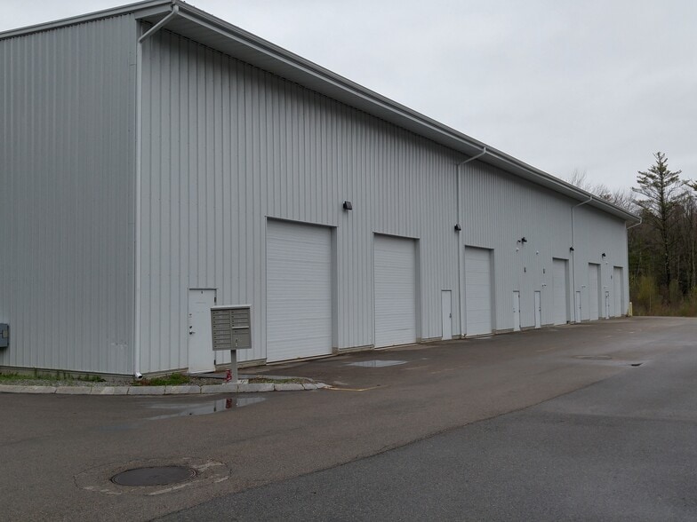 More Photos Of 99 Ledge Rd, Seabrook Warehouse For Lease