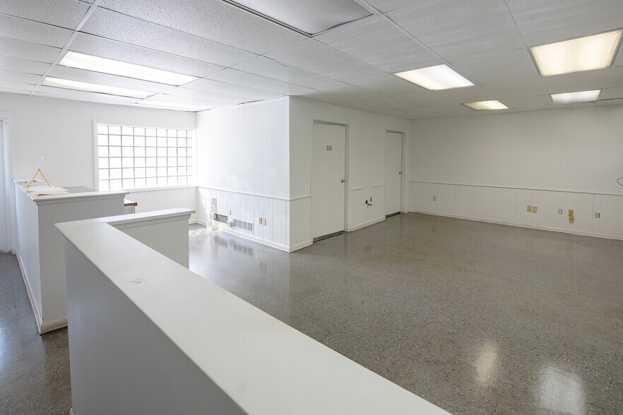 More Photos Of 995 Home Ave, Akron Distribution For Lease