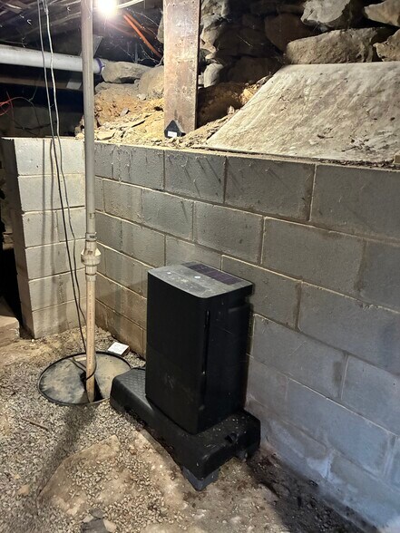 More Photos Of 1011 Hoosick Rd, Troy Storefront Retail Residential For Sale