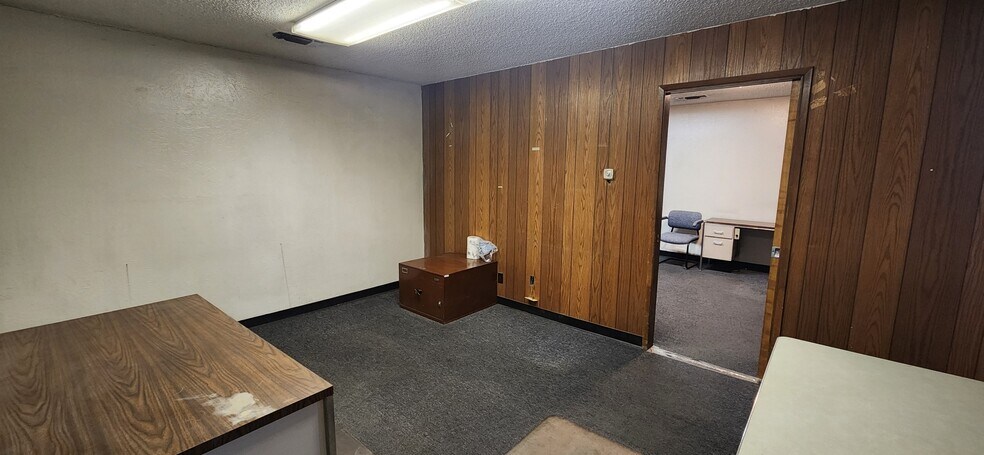 More Photos Of 2642-2680 E Church Ave, Fresno Warehouse For Sale