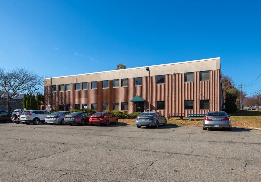 More Photos Of 170 Williams Dr, Ramsey Office For Lease