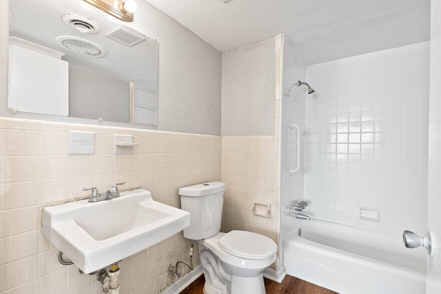 More Photos Of 800-802 Hancock Ave, Corpus Christi Apartments For Sale