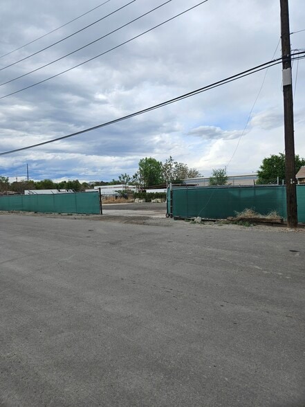 More Photos Of 575 E 49th Ave, Denver Warehouse For Lease