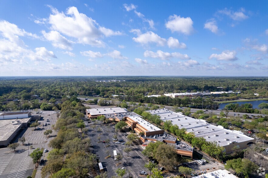 More Photos Of 6711 W Newberry Rd, Gainesville Department Store For Sale