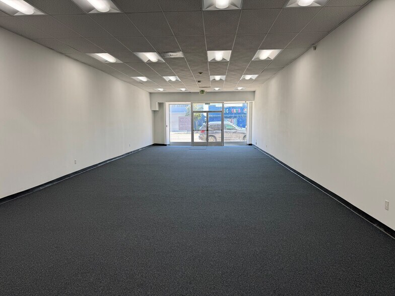 More Photos Of 18301-18307 Sherman Way, Reseda Office For Lease