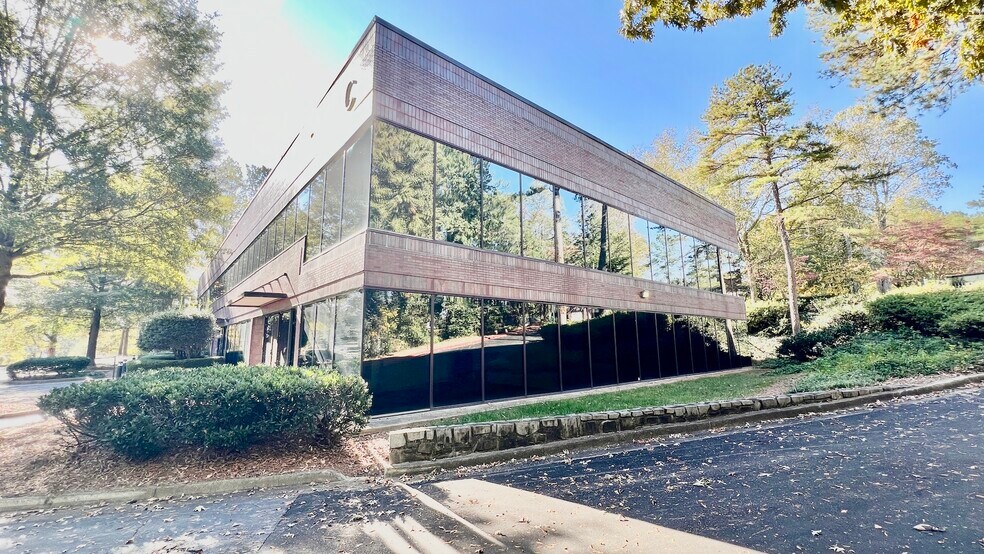 More Photos Of 8800 Roswell Rd, Sandy Springs Office For Sale