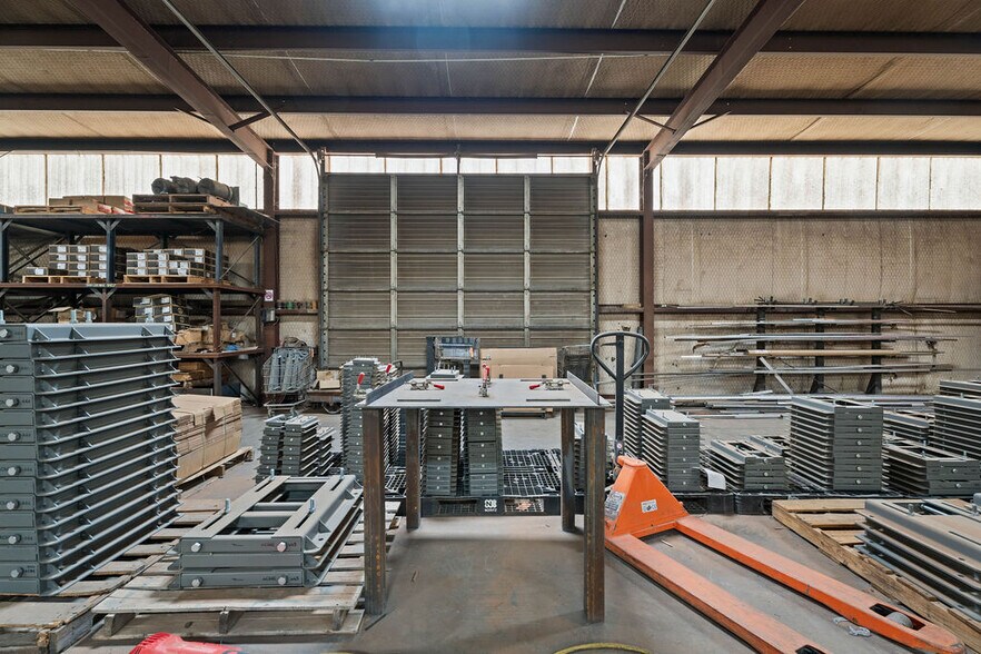 More Photos Of 3917 Clovis Rd, Lubbock Warehouse For Lease