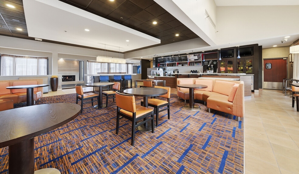 More Photos Of 800 Lake Cook Rd, Deerfield Hotel For Sale