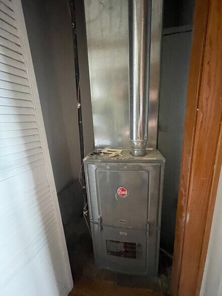 More Photos Of 1745 N Cicero Ave, Chicago Freestanding For Sale