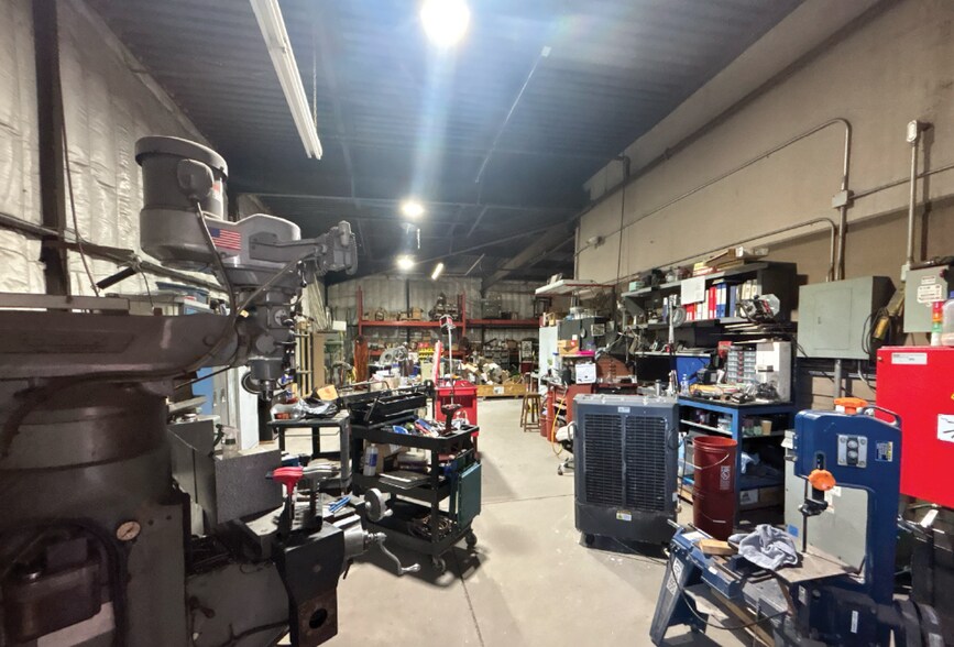 More Photos Of 602 S 65th Ave, Phoenix Warehouse For Lease
