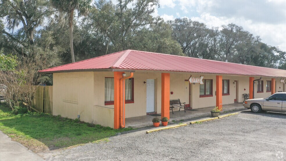 More Photos Of 17575 N US Highway 301, Citra Hotel For Sale
