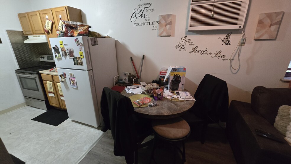 More Photos Of 505 S Poplar St, Carbondale Apartments For Sale