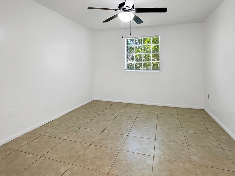 More Photos Of 508 Banyon Tree Cir, Maitland Multifamily For Sale