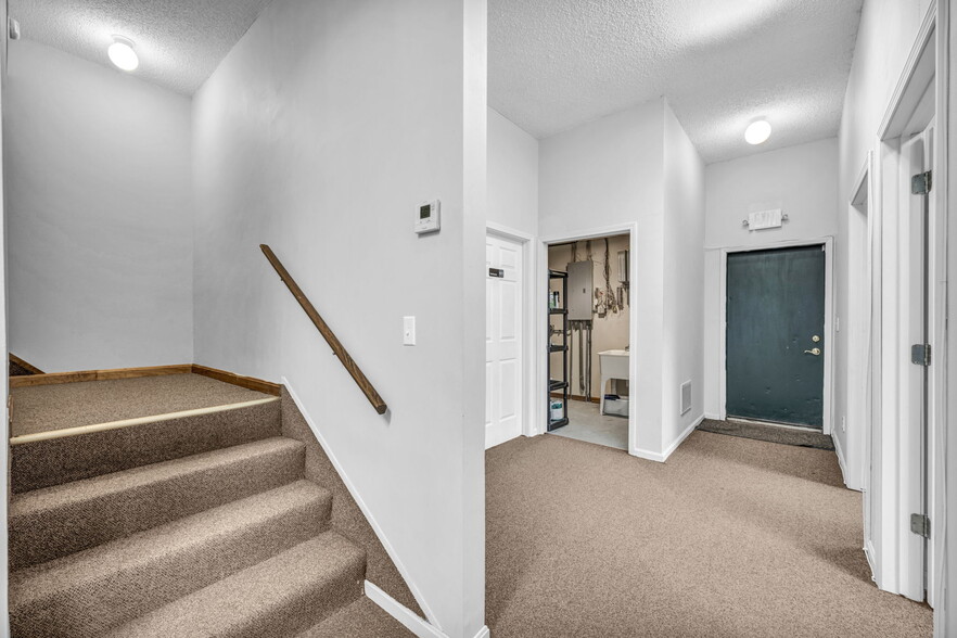 More Photos Of 4020-4028 Colorado Ave, Sheffield Storefront Retail Office For Sale