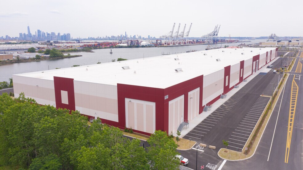 More Photos Of 101 Port Lincoln Rd, Bayonne Distribution For Lease