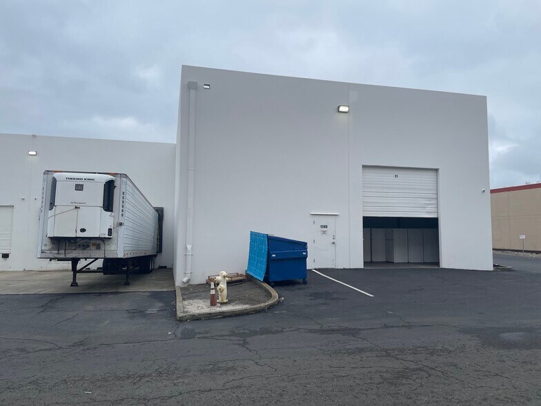 More Photos Of 1580 Zephyr Ave, Hayward Warehouse For Lease
