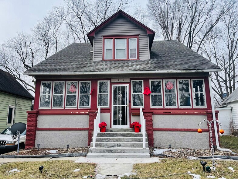 More Photos Of 1355 S 7th Ave, Kankakee Apartments For Sale