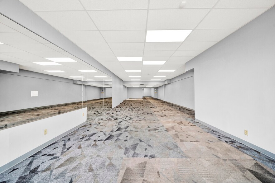 More Photos Of 2518 Clearbrook Rd, Abbotsford Apartments For Lease