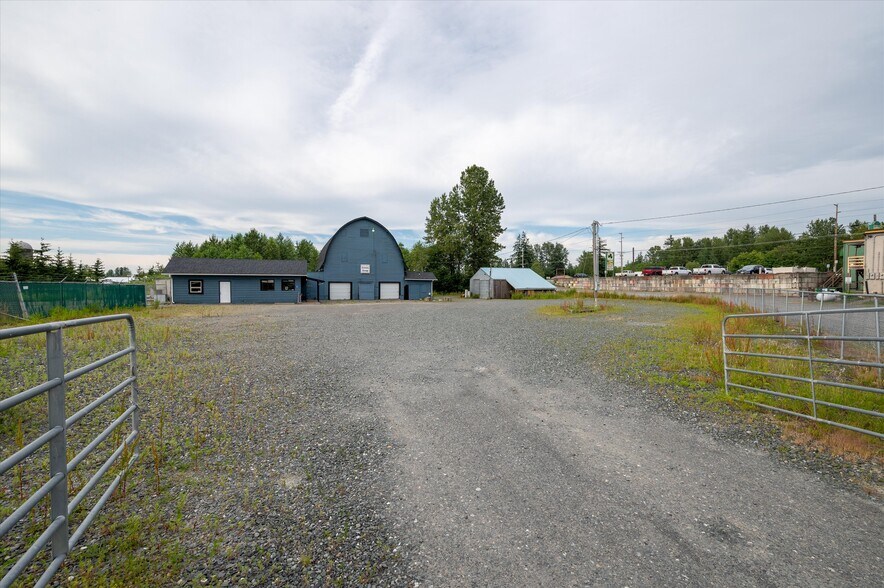 More Photos Of 120 W Smith Rd, Bellingham Service For Sale